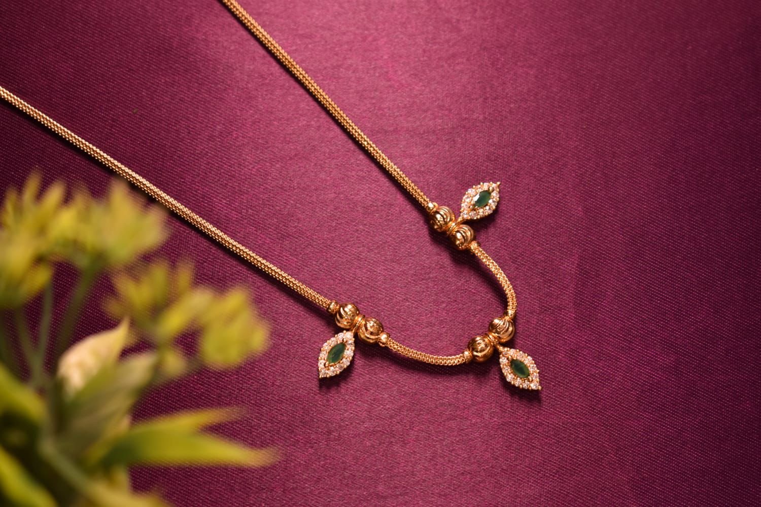 Leaf pendent short chain