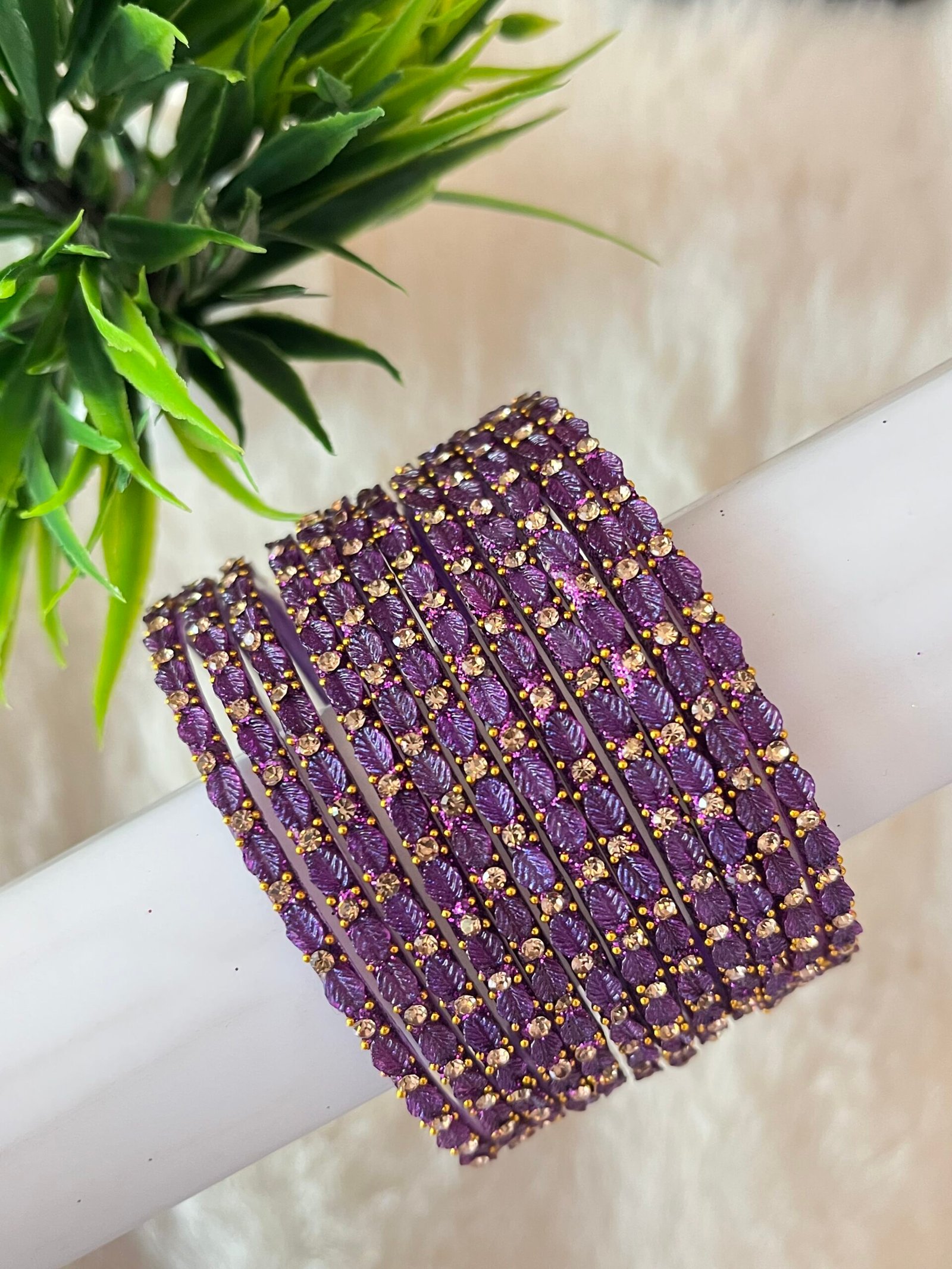 LEAF GLASS BANGLES