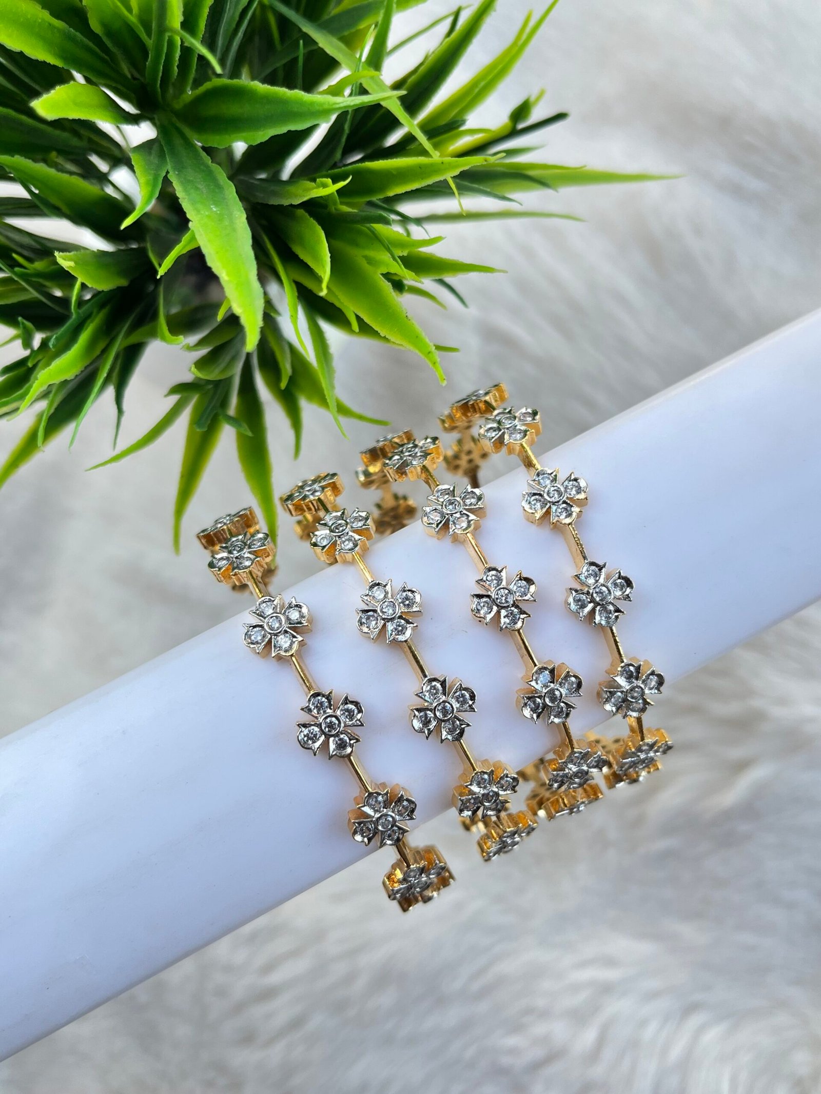 CZ ELEGANT FLORAL BANGLE’S