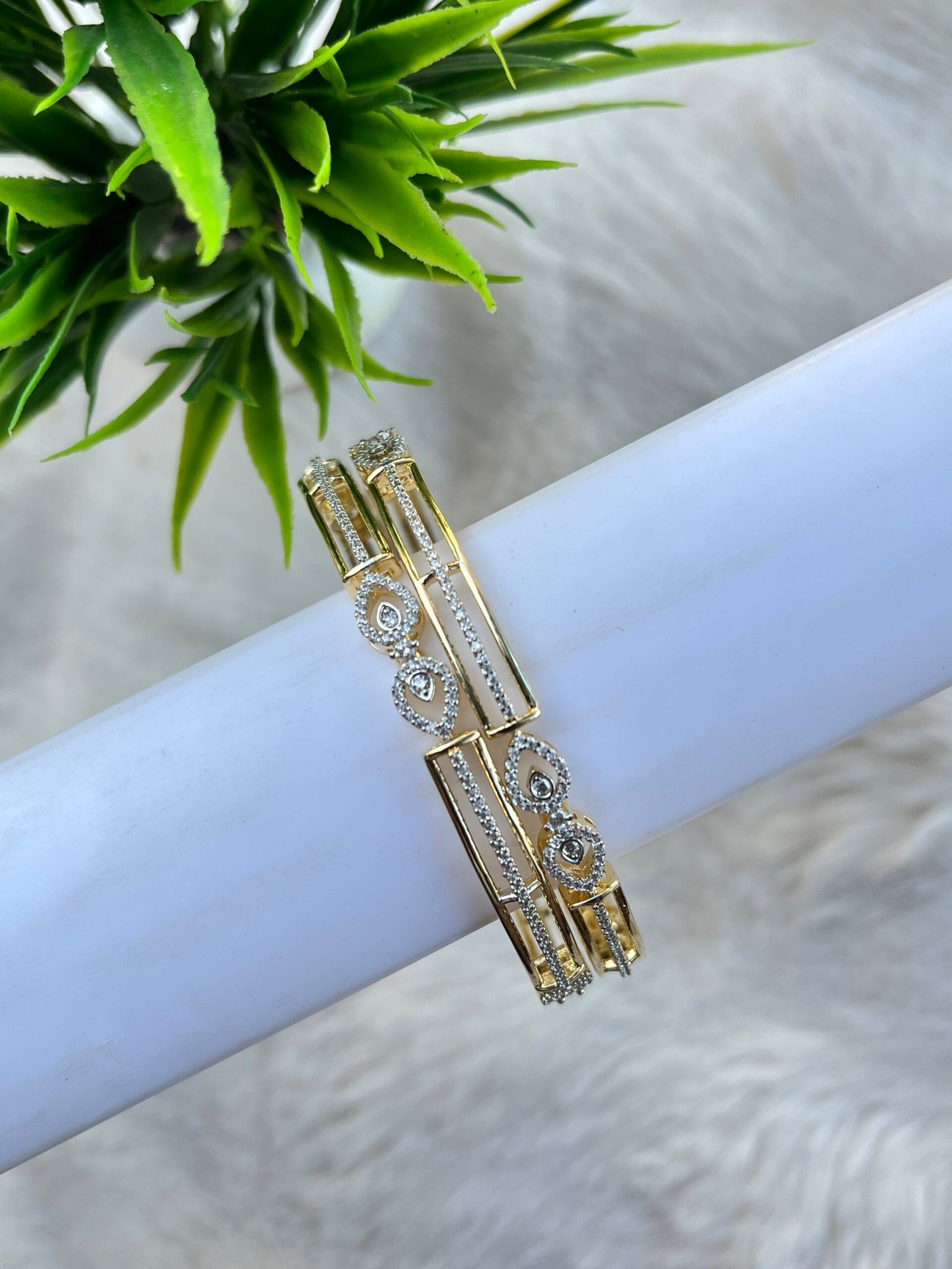 CZ ELEGANT LEAF BANGLE'S