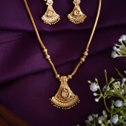 PREMIUM FLORAL PENDANT NEACKLACE SET WITH EARRING