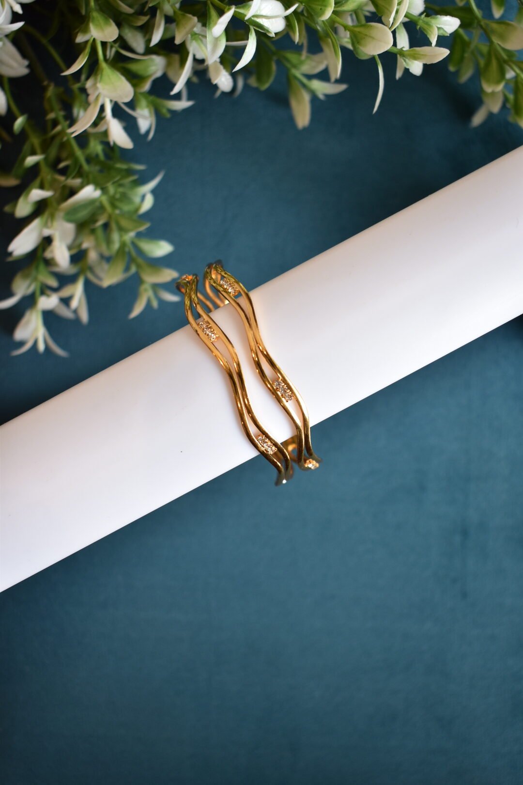 THREE STONE NELI BANGLE